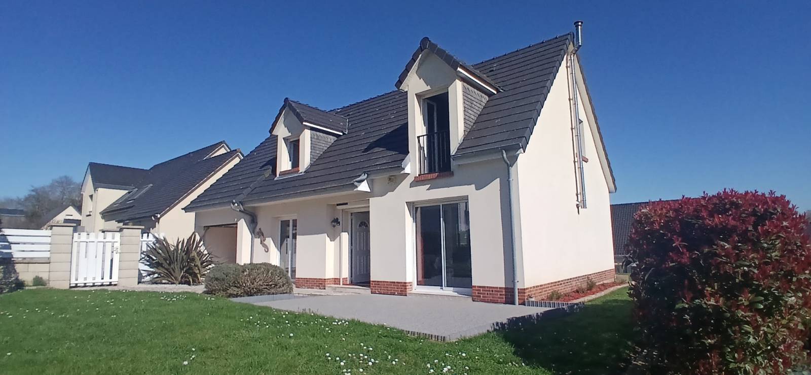 MAISON A VENDRE SECTEUR RECHERCHE - DIEPPE – 118m² - 5 PIECES – GARAGE – 636m² JARDIN