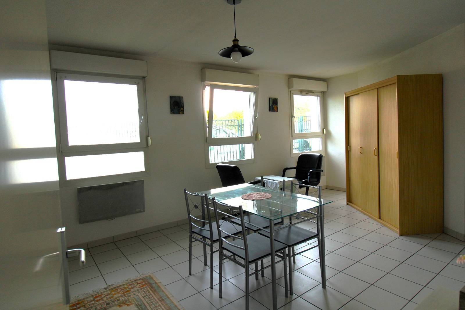 Grand studio meublé à vendre à Rouen