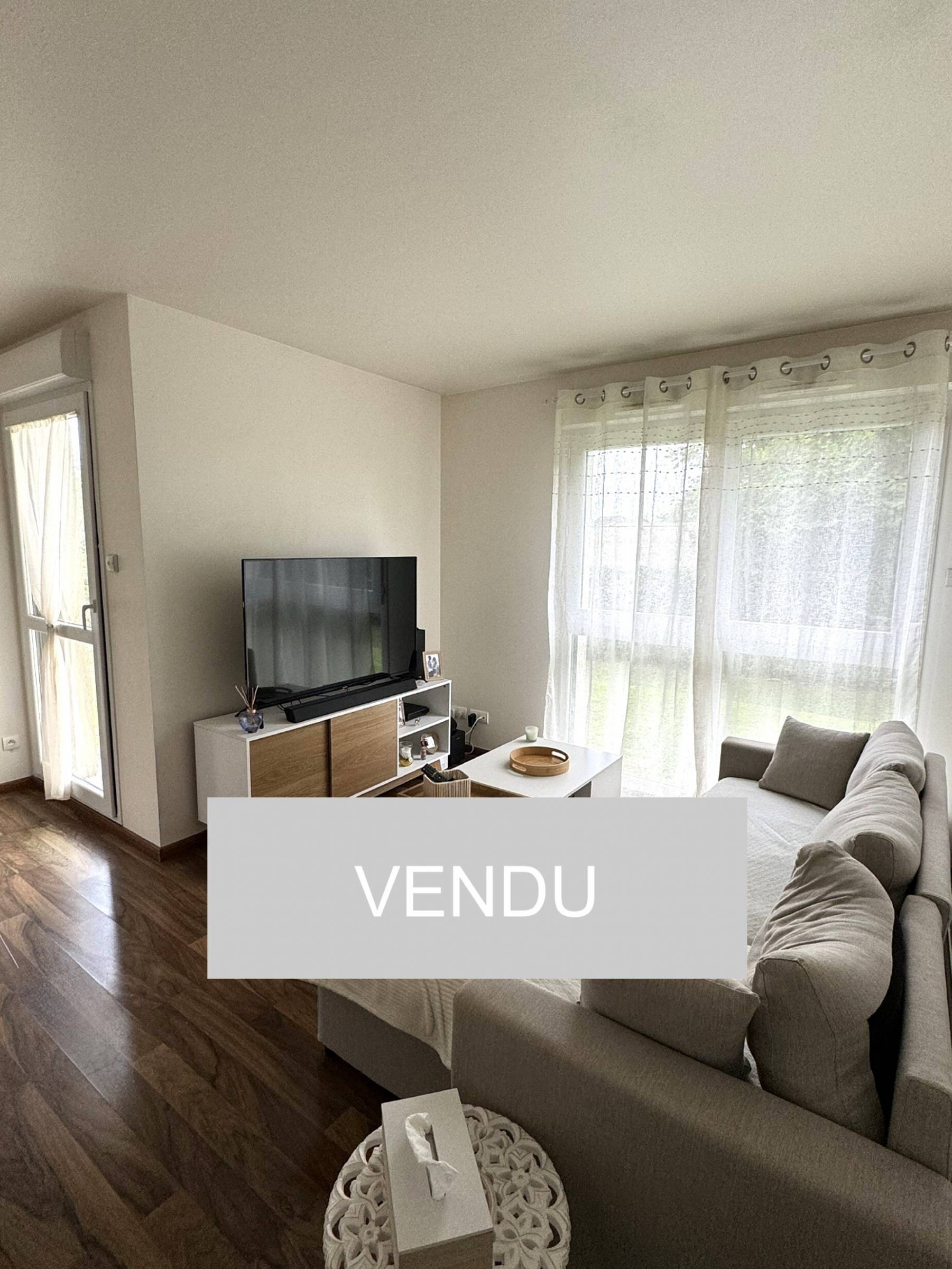 A VENDRE APPARTEMENT 1 CHAMBRE - TERRASSE - PARKING PROCHE EPR2 PENLY