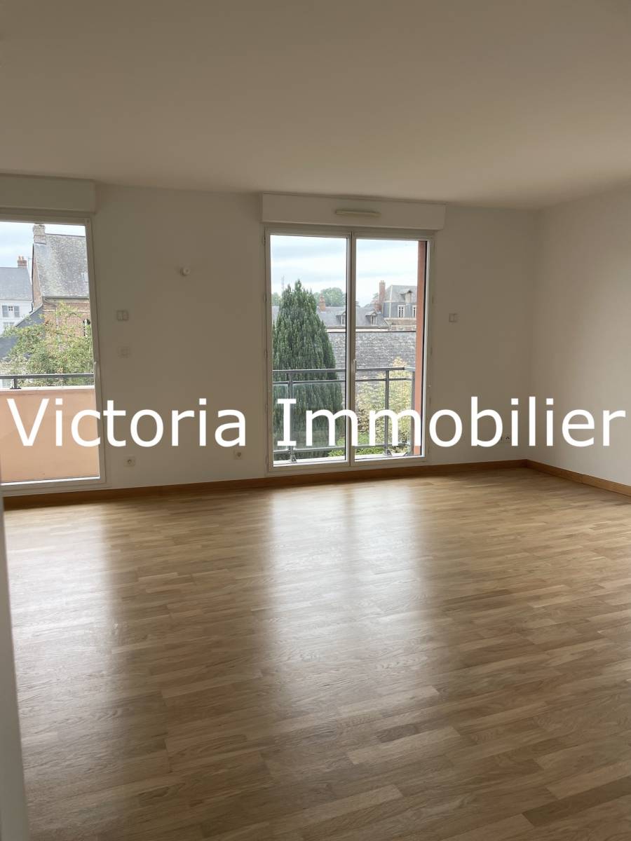 LOUÉ Appartement 2 pièces à AUFFAY avec ascenseur et garage