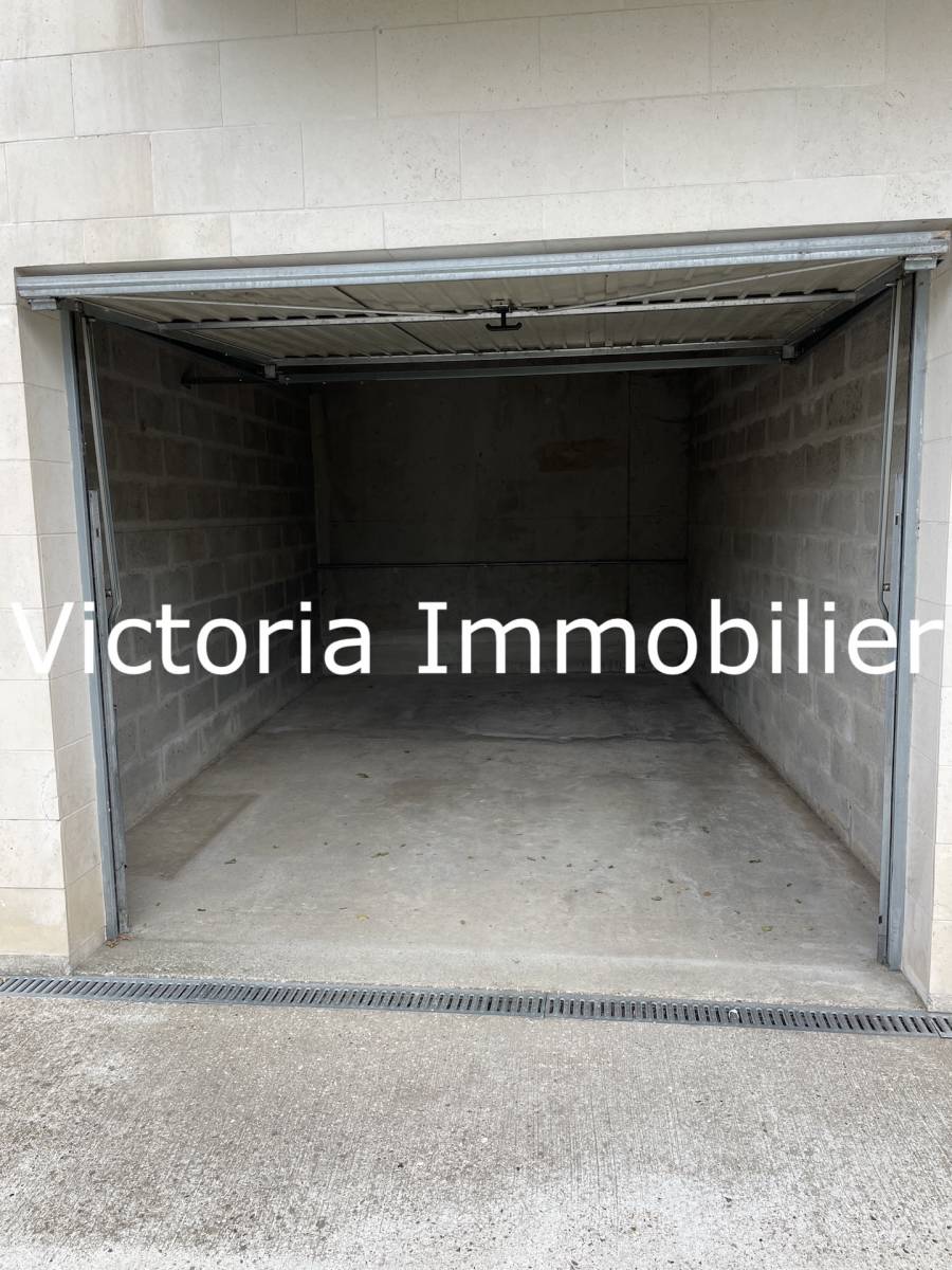 LOUÉ Appartement 2 pièces à AUFFAY avec ascenseur et garage