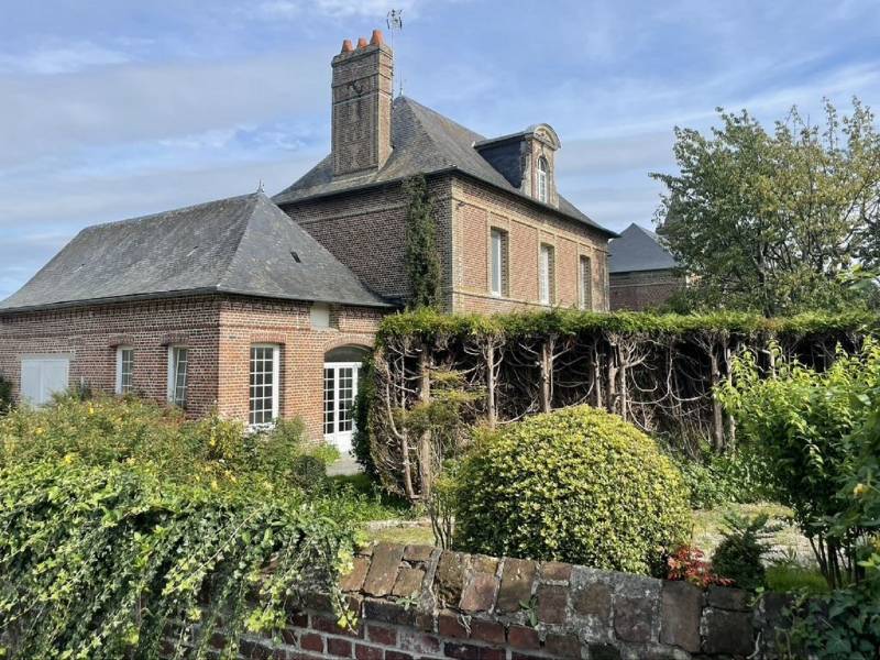 LUNERAY, JOLIE MAISON DE MAITRE DE 1870 DE 205 M², 4 CHAMBRES, JARDIN DE 1096M²