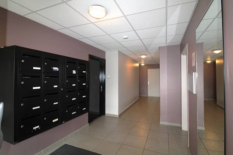 A VENDRE APPARTEMENT 1 CHAMBRE - BALCON - PARKING - PROCHE EPR2
