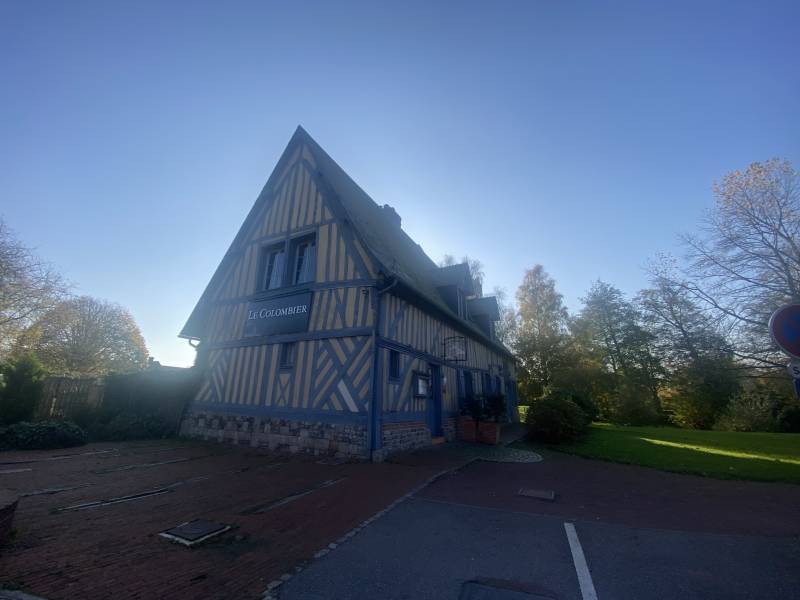 maison avec 3 chambres d'environ 100m² avec jardin dans le centre d'Offranville