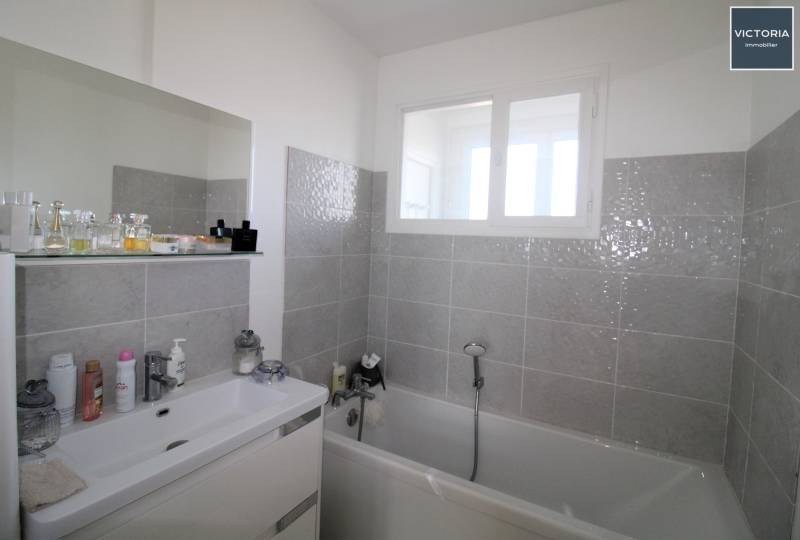 Appartement à vendre avec salle de bains neuve à Dieppe