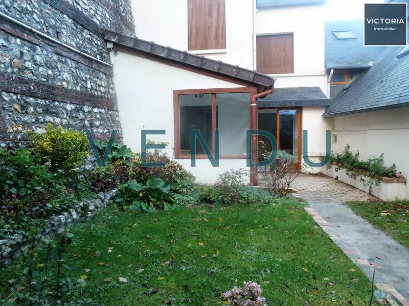 Jardin intérieur maison atypique Rouxmesnil Bouteilles 76