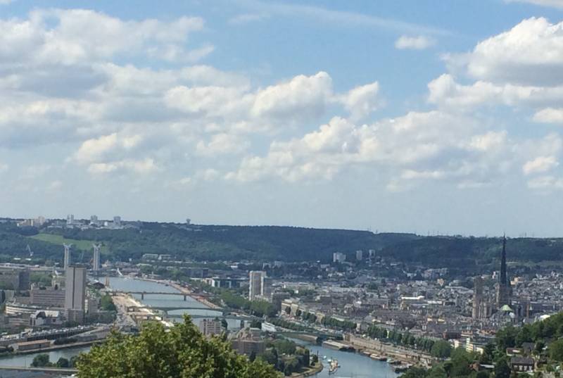 Terrasses en Seine_Vue panoramique sur Rouen